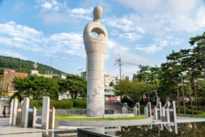 Monument at UN Memorial Cemetery