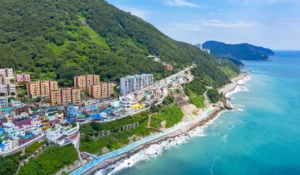 Huinnyeoul-gil in Huinnyeoul Village